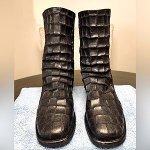 STRATIGIA Black Crocodile print ankle boots